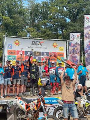 Le Calaminia Moto Club dans le sable de l’Enduropale du Touquet.