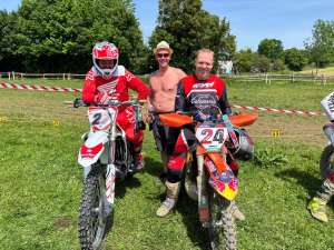 VMCF Saint-Trond : Un super week-end pour Mika Keutgens et Florian Hellebrandt en Junior 85cc