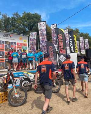 Le Calaminia Moto Club dans le sable de l’Enduropale du Touquet.