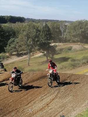 Der Calaminia Moto Club im Sand des Enduropale du Touquet.