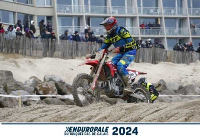 Der Calaminia Moto Club im Sand des Enduropale du Touquet.